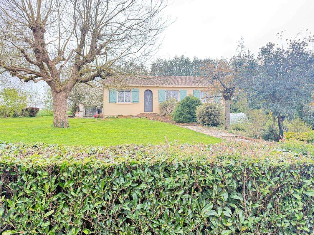 Maison à LES LANDES-GENUSSON