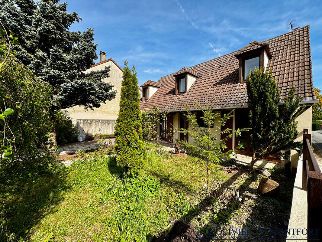 Maison à LE PERRAY-EN-YVELINES