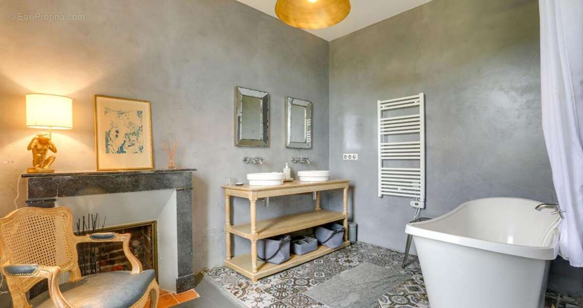 Domaine du XVIIIème siècle - 390 m2 - photo 10