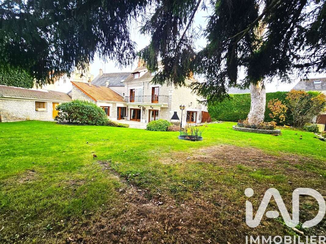 Maison 240 m² à Etampes  - photo 2