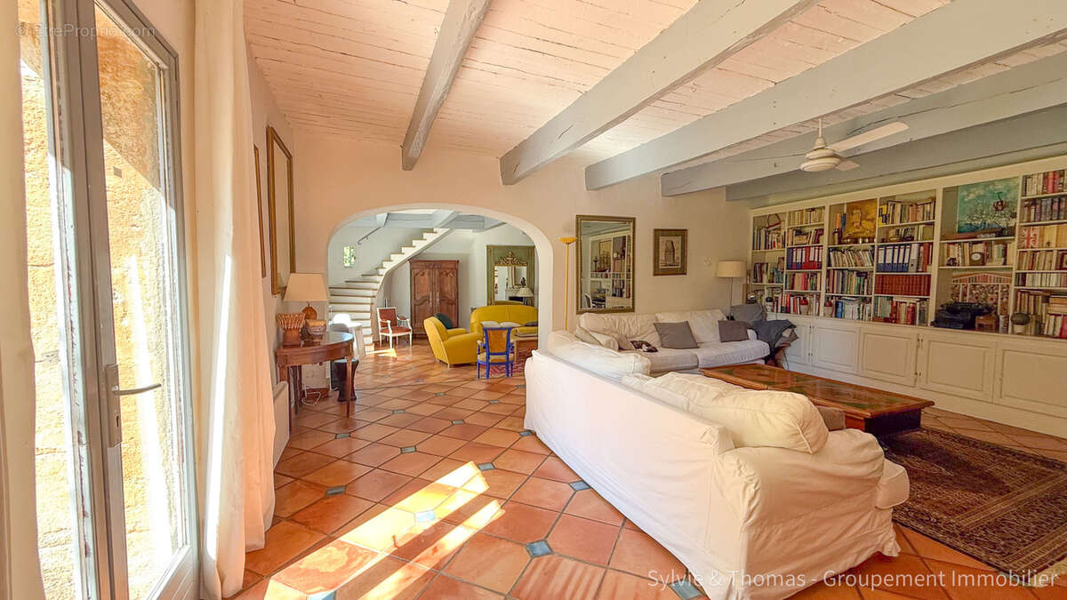 Maison à CADEROUSSE