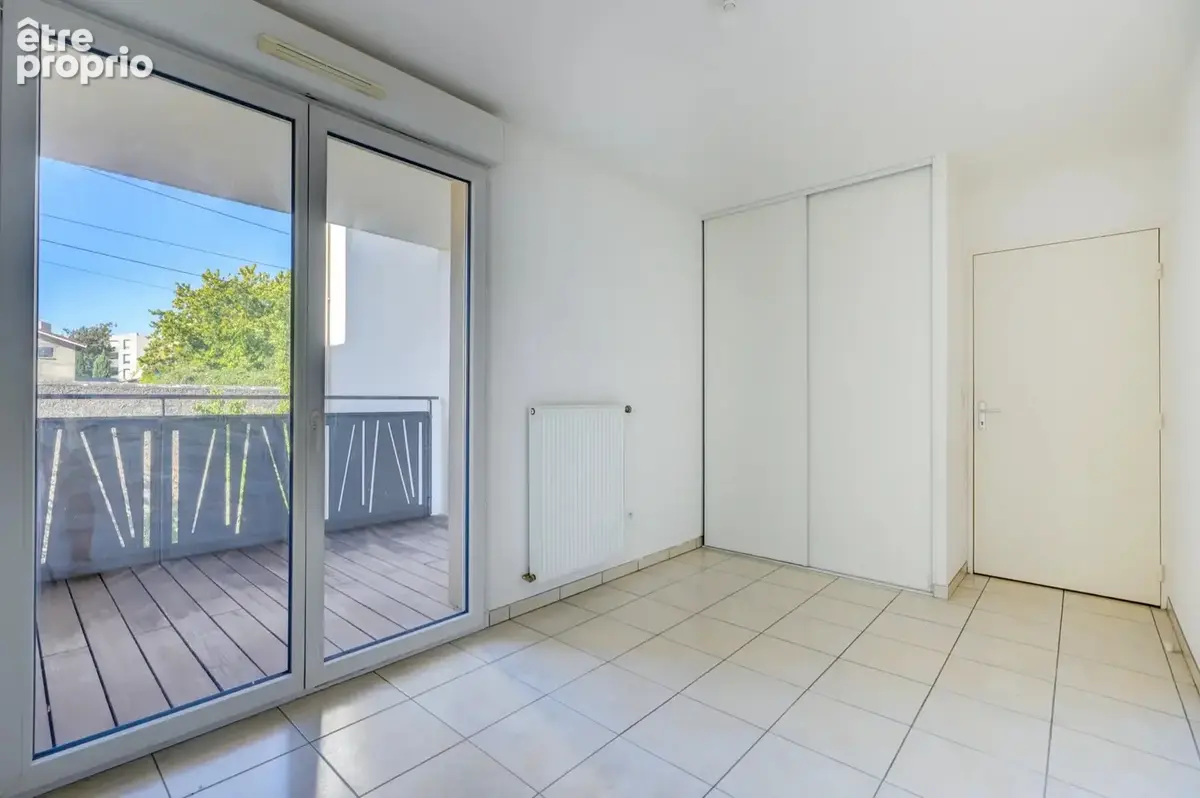 Appartement à vendre 3 pièces VENISSIEUX (69) - photo 2