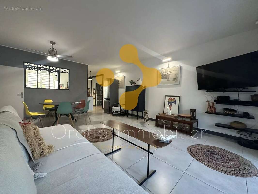 Appartement 85 m² à Saint-Paul  - photo 3