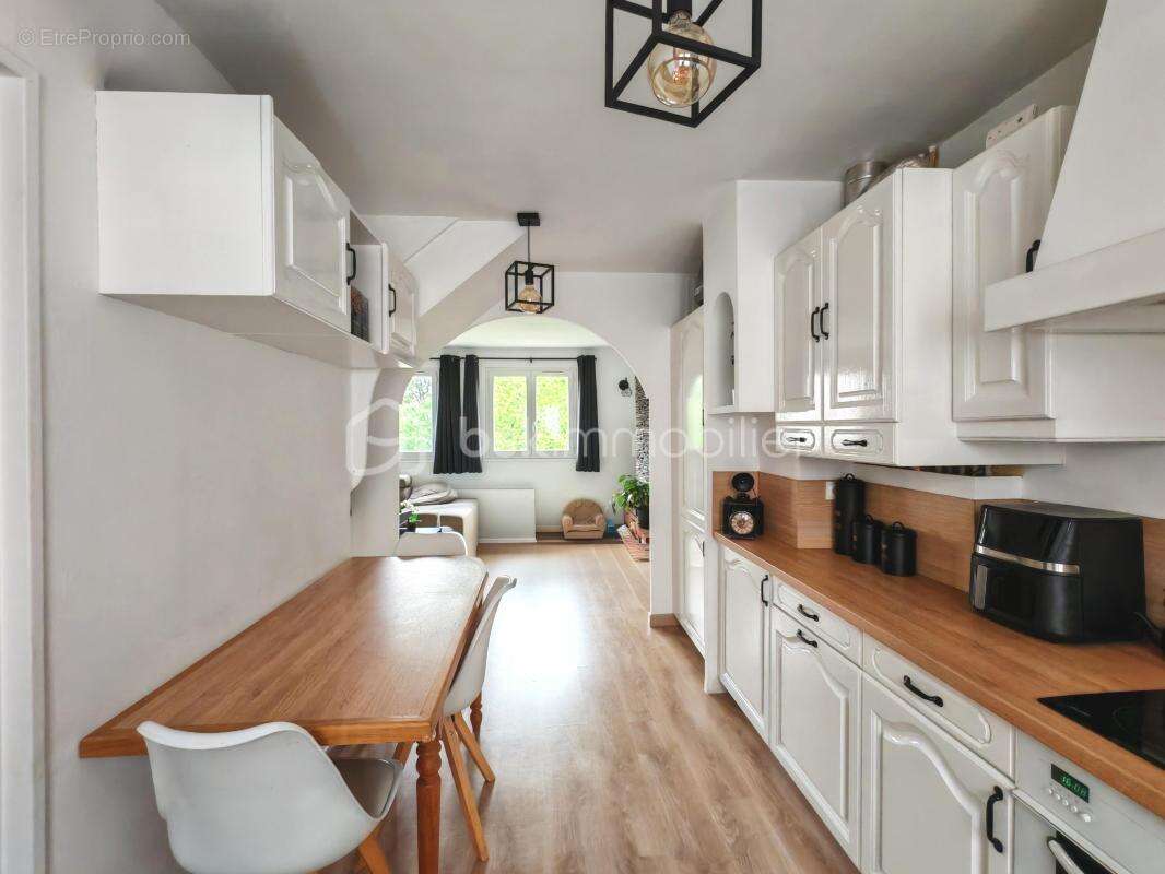 Appartement à EMERAINVILLE
