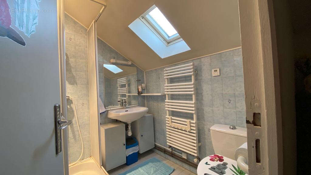 Maison à SAINT-CYRAN-DU-JAMBOT