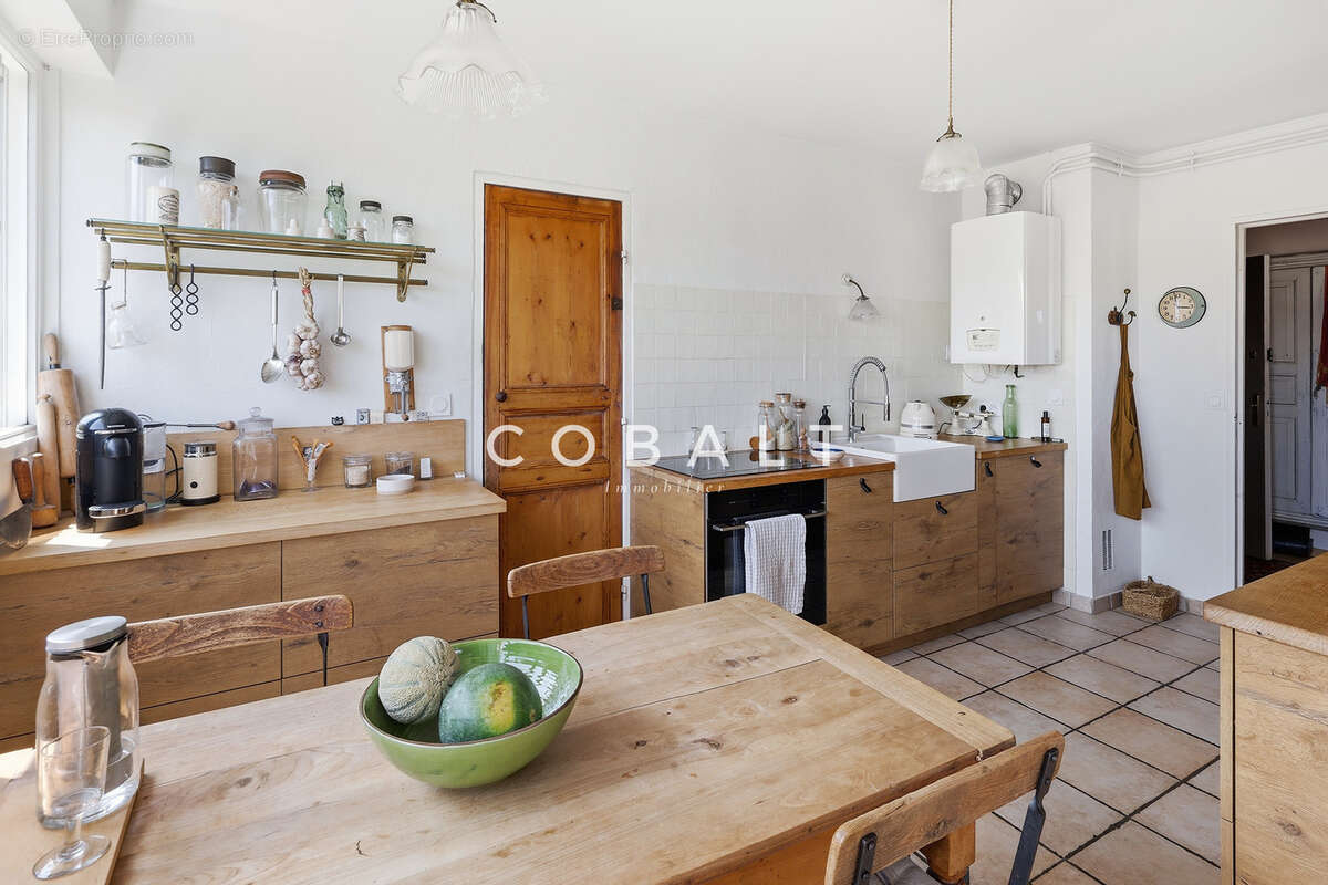 Dernier étage avec terrasse plein sud : un bel appartement familial aux prestations soignées - photo 6