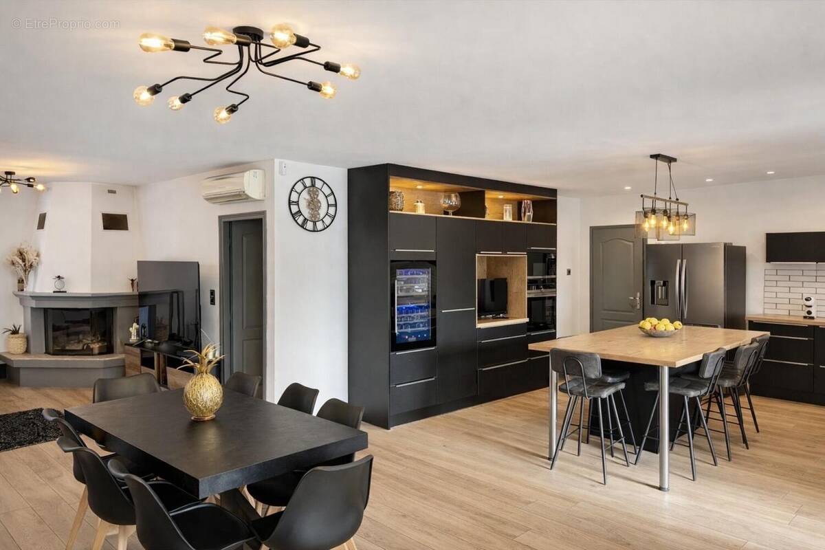 Photo 1 - Maison à LE MUY