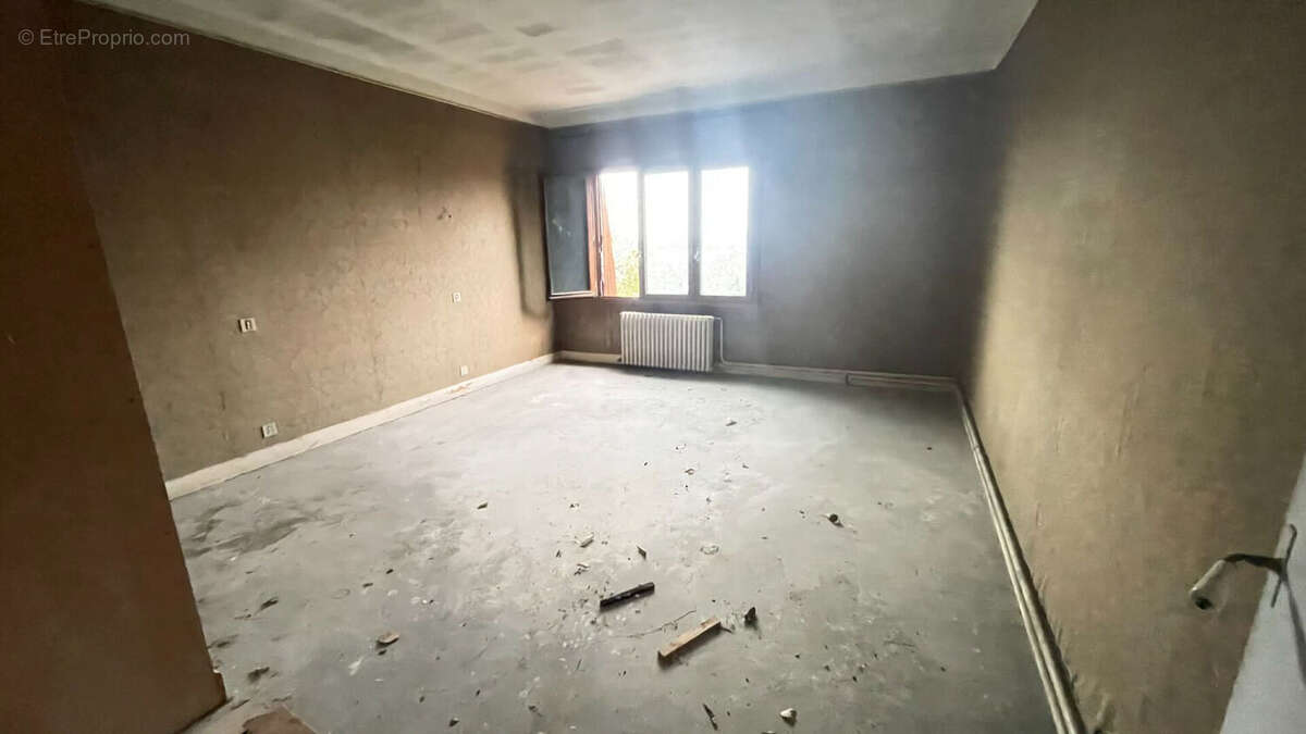Ensemble immobilier à rénover sur 3,7 hectares - photo 7