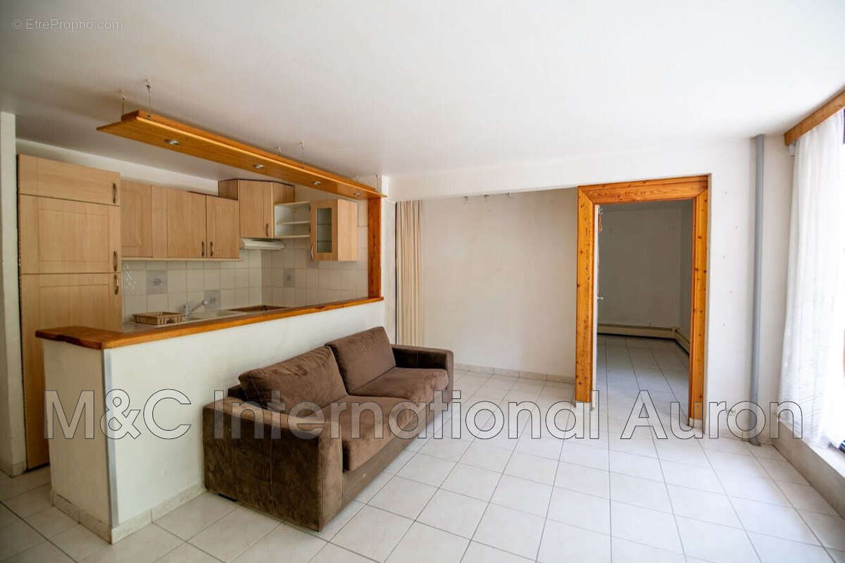 Appartement 51 m² à Saint-Etienne-De-Tinee  - photo 3