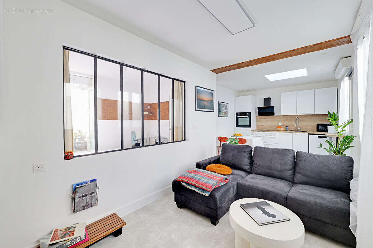 Appartement à PARIS-10E