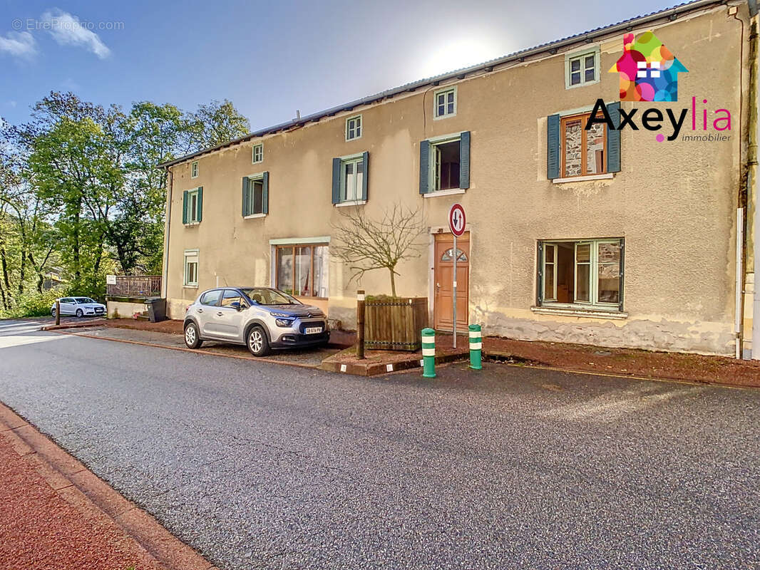 Maison à VILLEMONTAIS