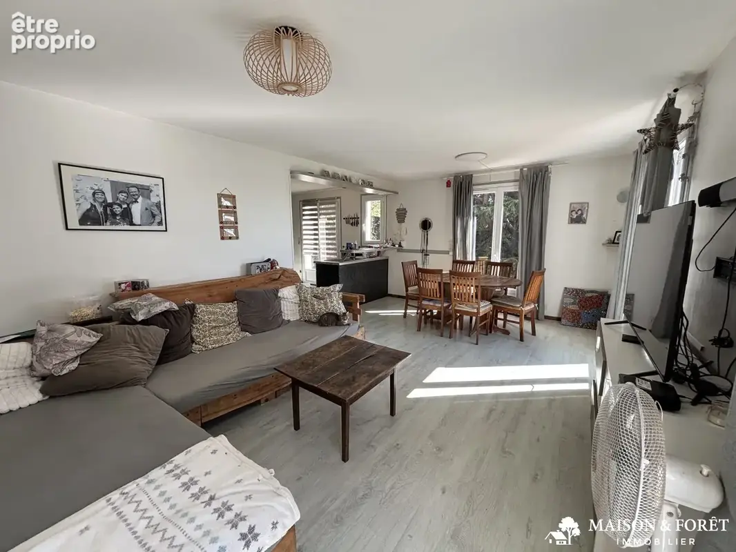 Maison 8 pièces 228 m² à vendre à Pierrefitte-Es-Bois (45360) - photo 2