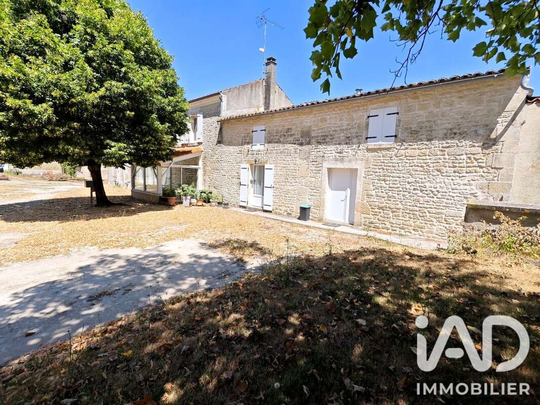 Maison 190 m² à Paille  - photo 2