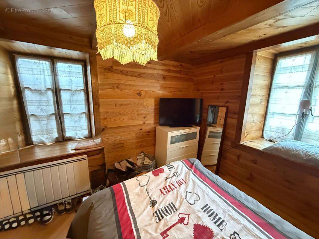 Ferme savoyarde coteau de MAGLAND 5 pièces , 220 000 euros - photo 3