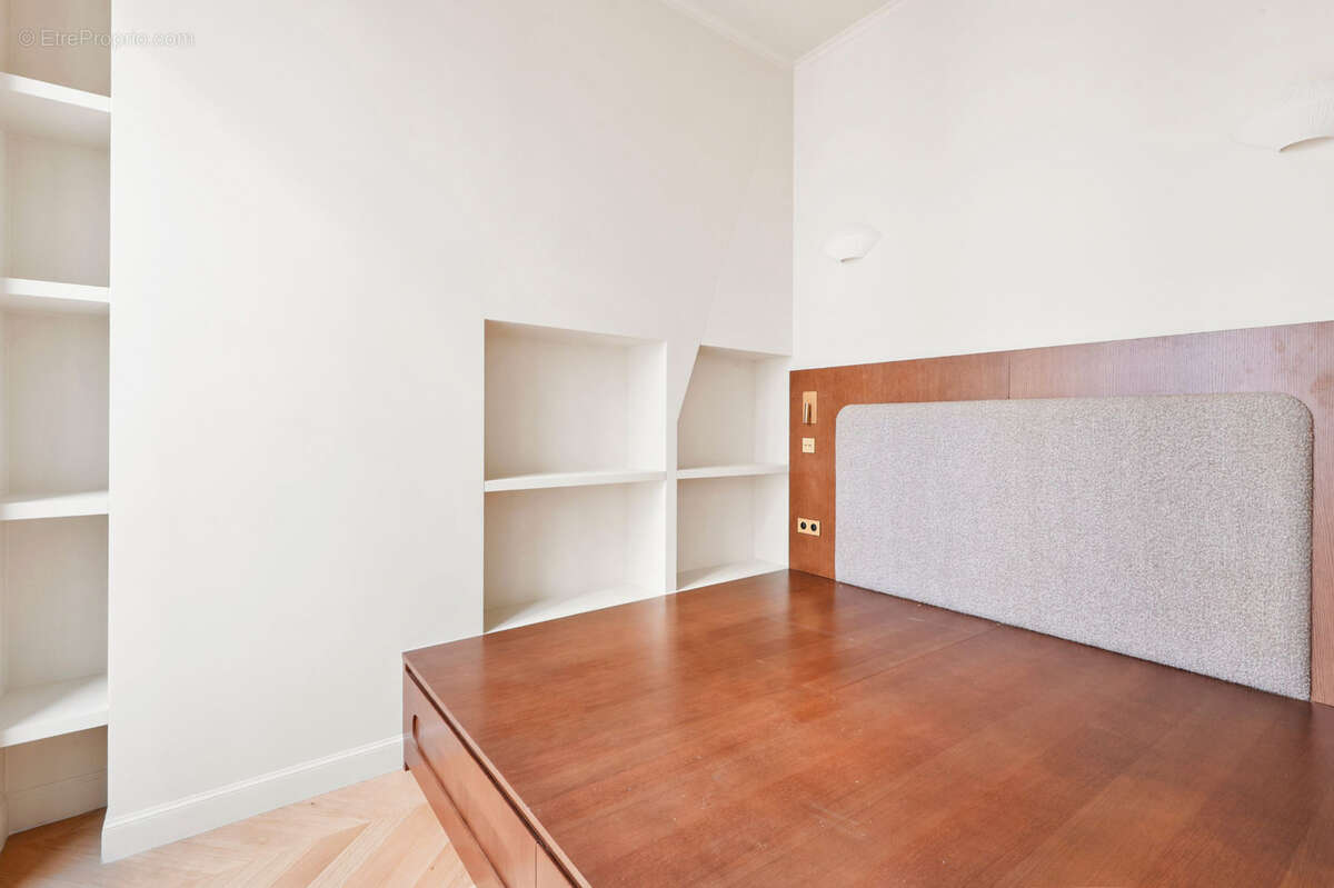 Appartement à PARIS-1E