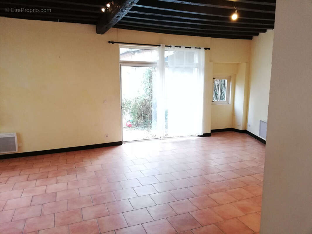 Appartement à MEHUN-SUR-YEVRE