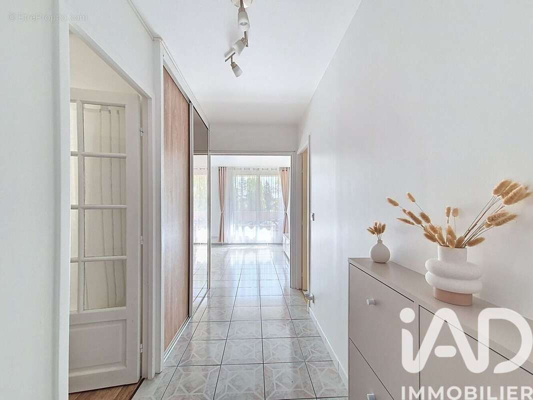 Photo 4 - Appartement à ELANCOURT