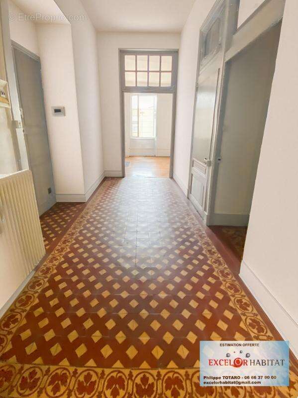 Appartement de caractere  3 chambres bureau cave - photo 3