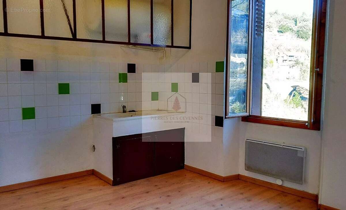 Appartement à LE COLLET-DE-DEZE