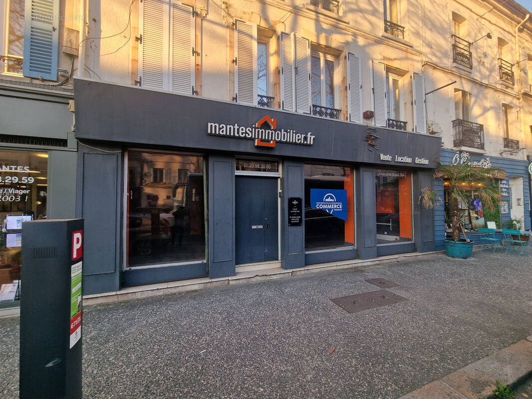 Commerce à MANTES-LA-JOLIE