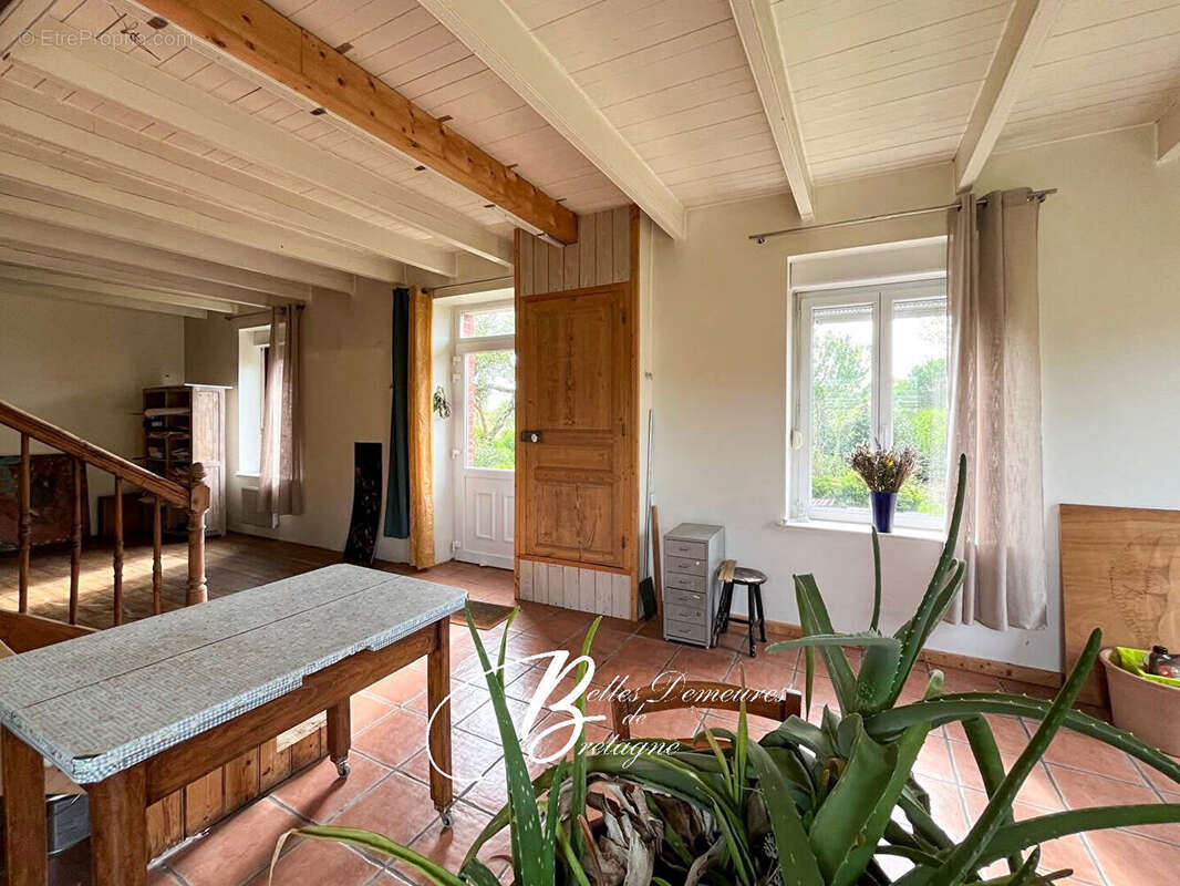 A vendre charmante maison de campagne avec deux habitations entre campagne et littoral - photo 11