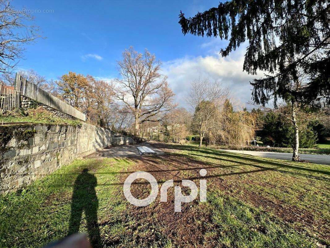 Terrain à BRIE-ET-ANGONNES