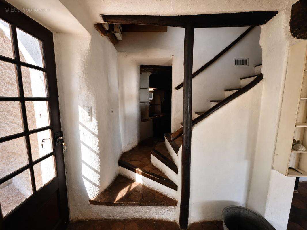 Maison de 6 pièces de 128 m² à Vidauban - photo 7