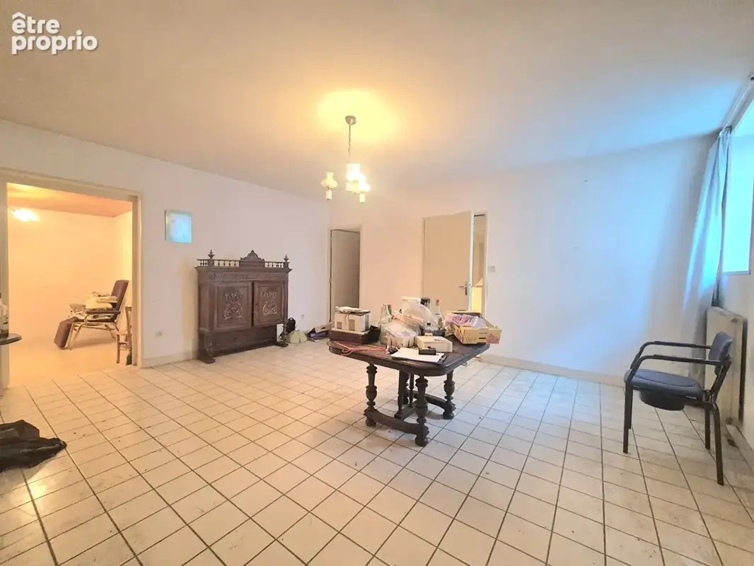 MIREFLEURS / Maison T5 de 115 M2, cour et nombreuses dépendances ! - photo 10