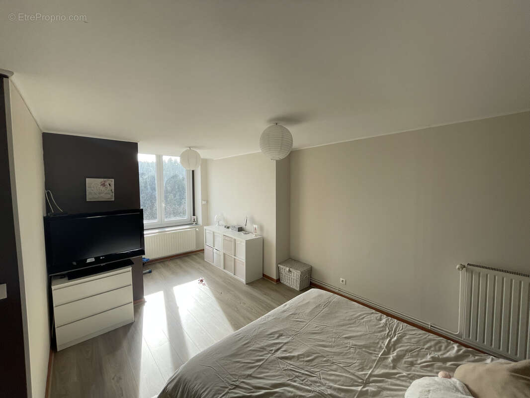 Appartement à SAINT-GENEST-LERPT