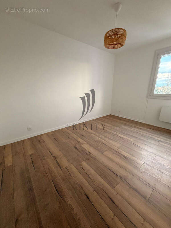 Appartement à GUILHERAND-GRANGES