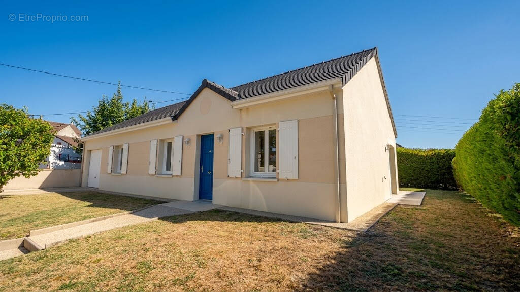 Maison à CHATELLERAULT