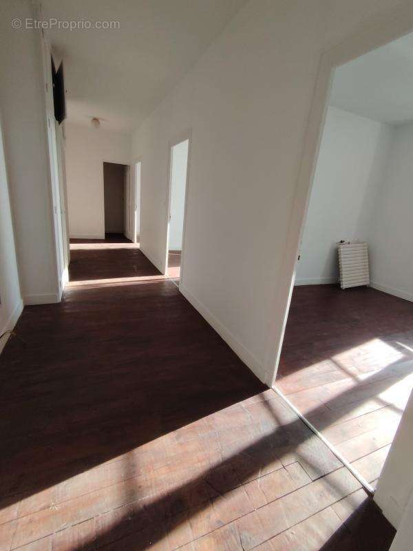 Maison à GENSAC-LA-PALLUE