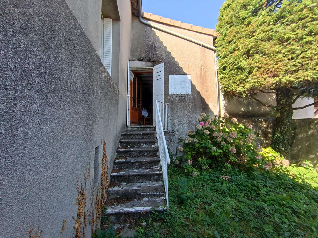 Maison à VERNOUX-EN-VIVARAIS