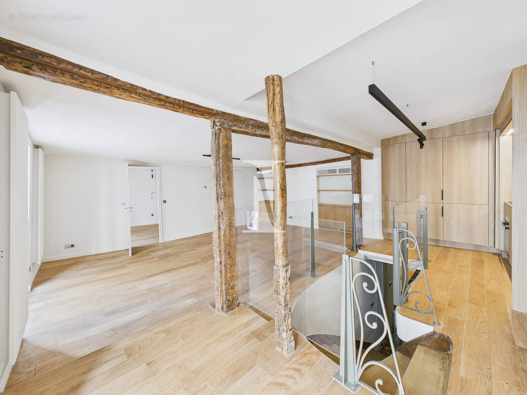 Appartement à PARIS-7E