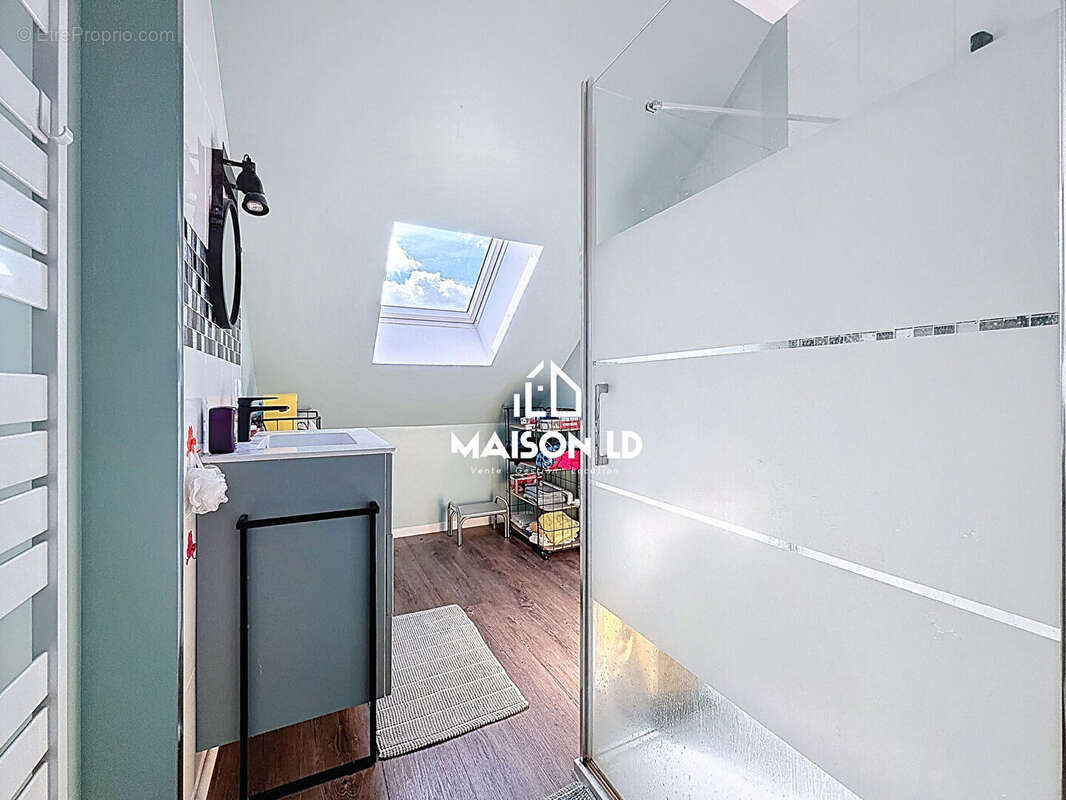 Maison à MONDEVILLE