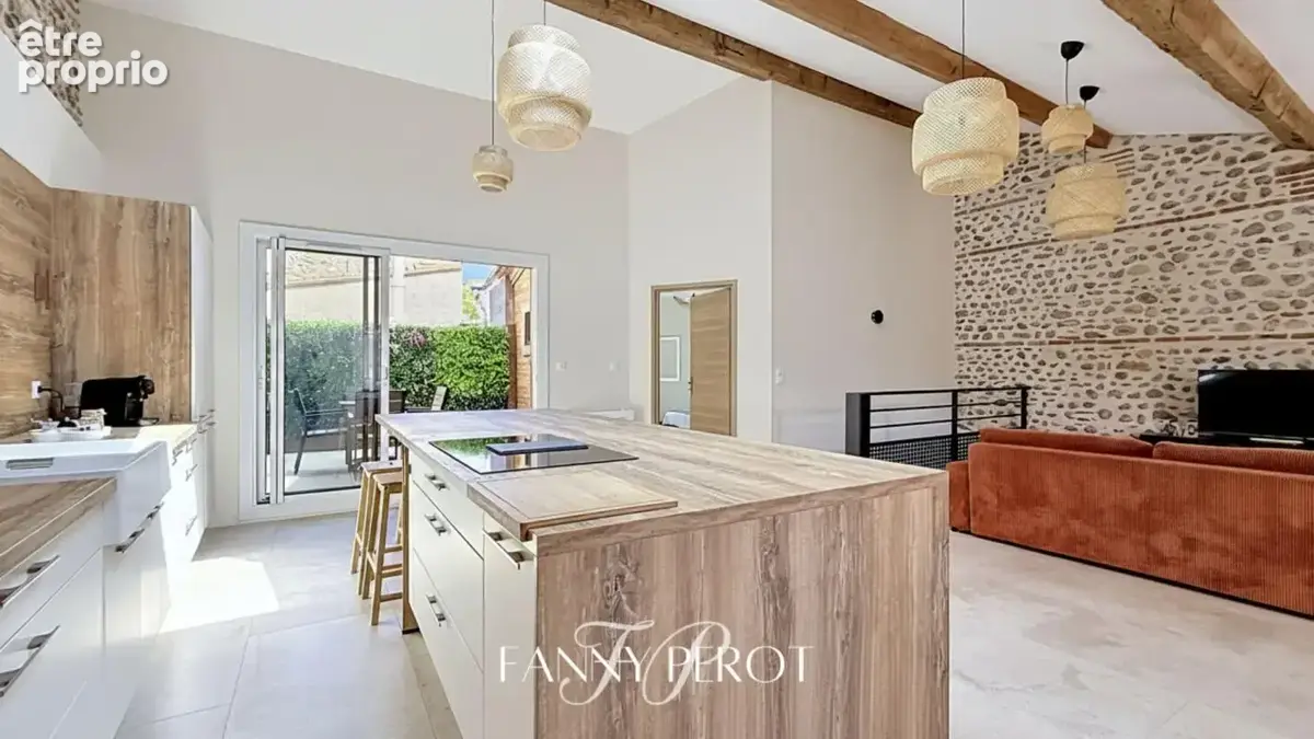 Maison de village remarquablement rénovée avec terrasse et grand garage - photo 4