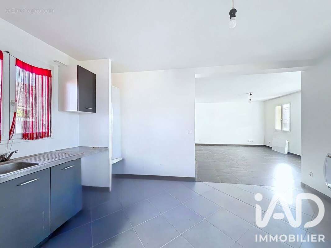 Maison 85 m² à Oraison  - photo 4