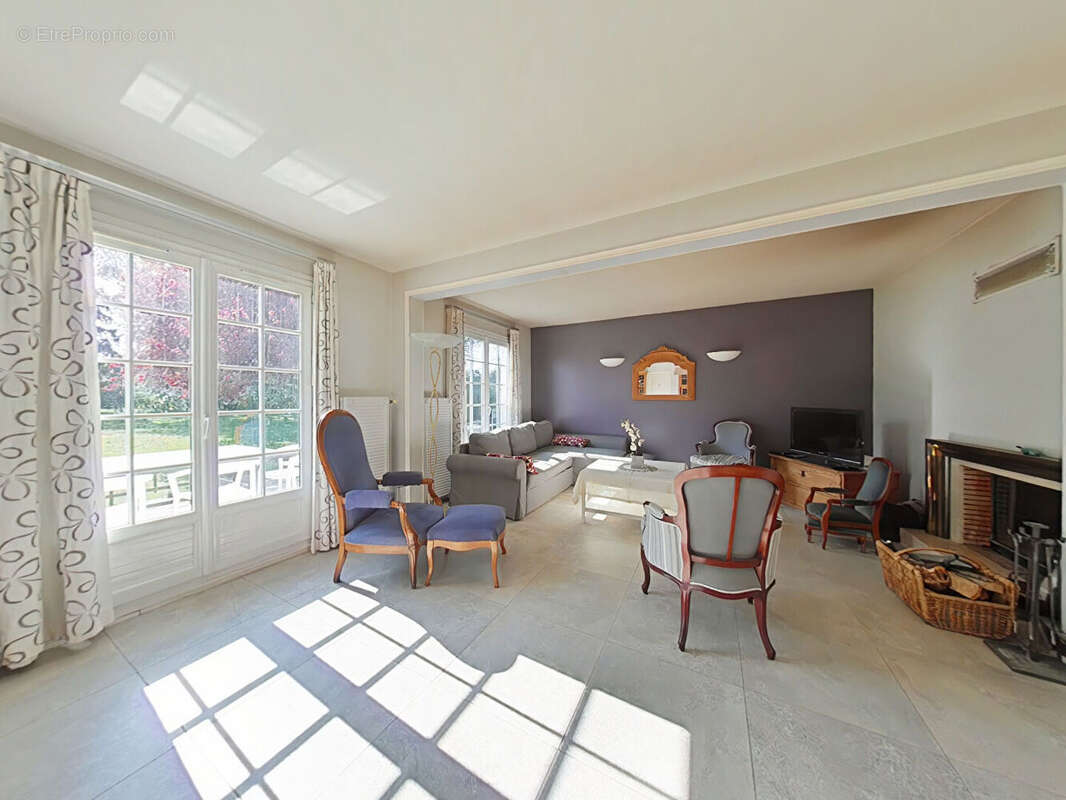 Maison à FONTENAY-LE-FLEURY