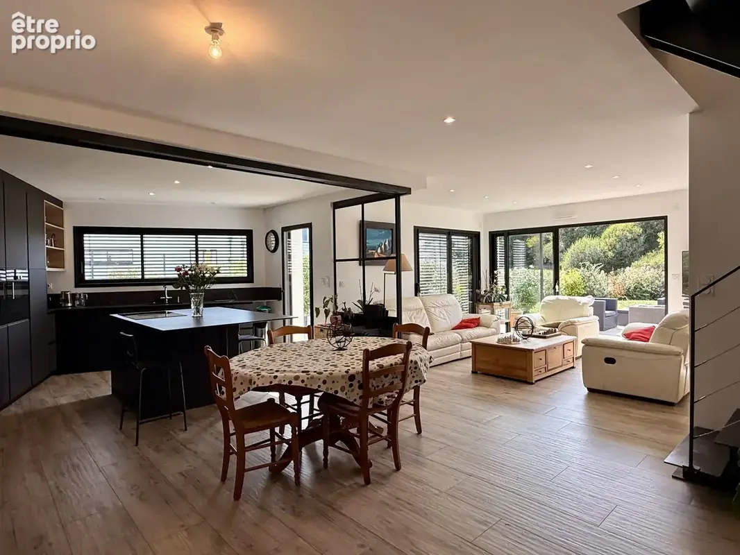 Maison 6 pièces 169 m² à vendre à Vannes (56000) - photo 2