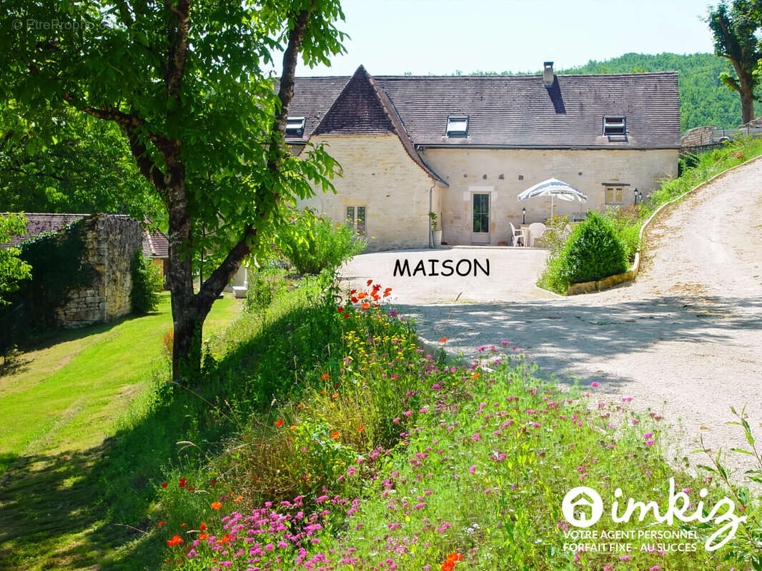 Maison à PEYRILLAC-ET-MILLAC