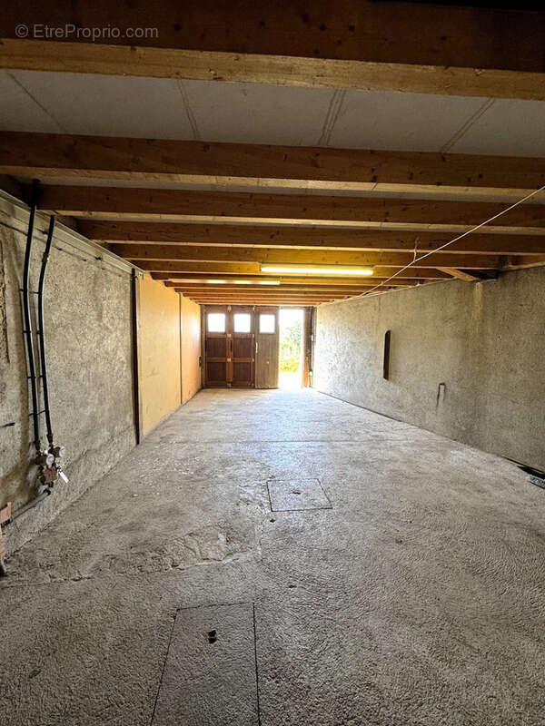 Maison à SALLES-CURAN