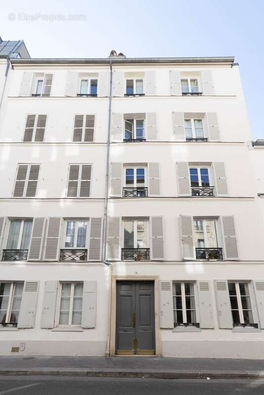 Appartement à PARIS-7E
