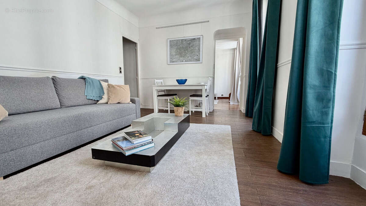 Appartement à PARIS-2E