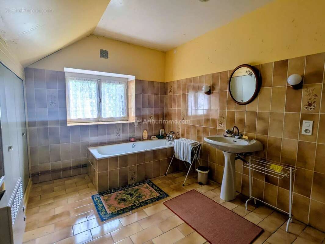 Maison à REBEUVILLE