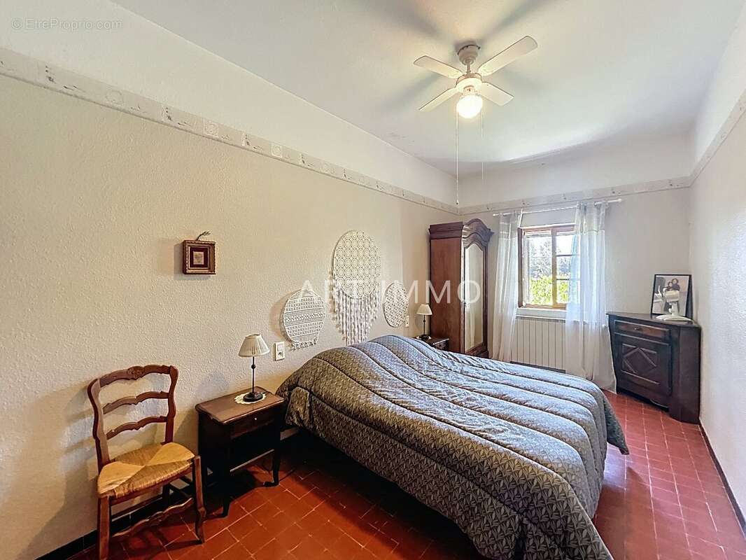 A vendre mas du xviii siecle sur pres d'un hectare de terrain avec piscine - photo 14