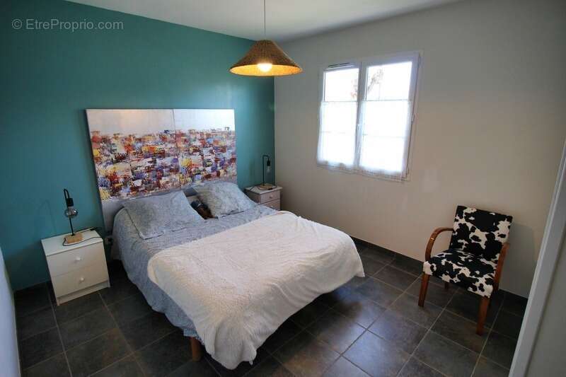 Maison à AMBARES-ET-LAGRAVE