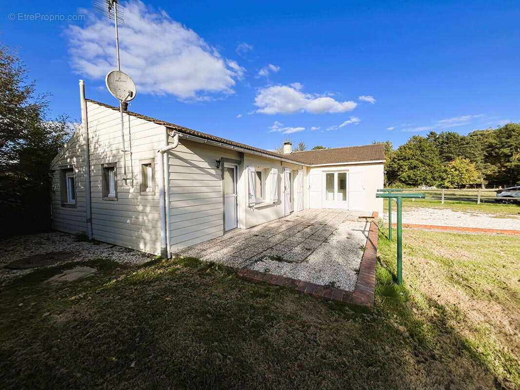 Maison à CHEVILLON-SUR-HUILLARD