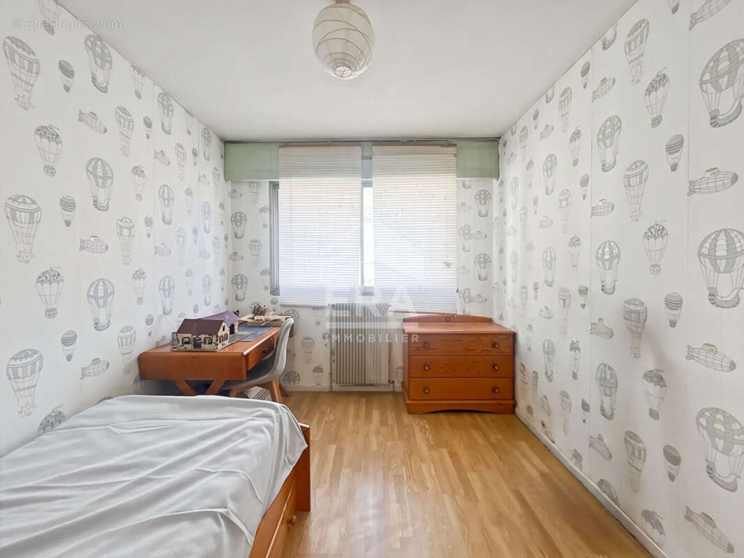 Appartement à MARSEILLE-4E