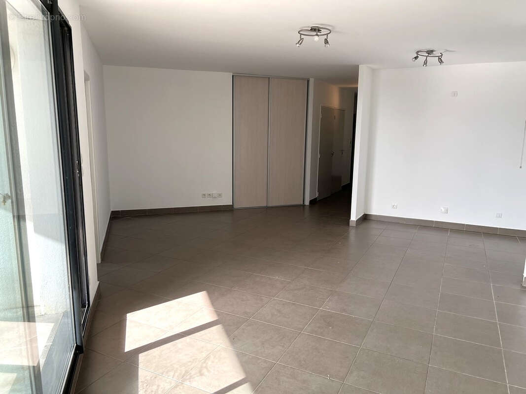 Appartement à VILLENEUVE-LES-AVIGNON