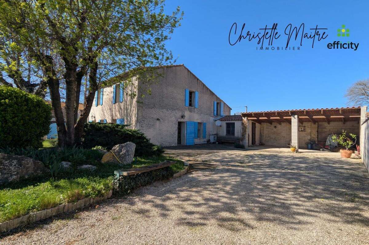 Maison à SAINT-MARTIN-DE-CRAU